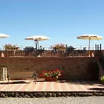 Fattoria Pieve A Salti Agroturismo *